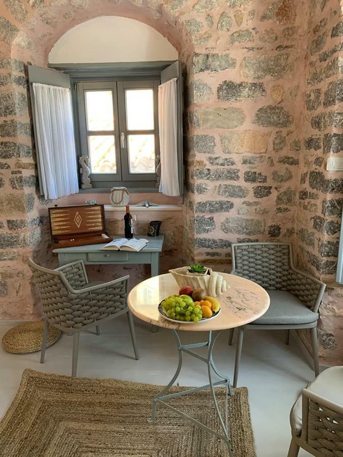 On The Port Mansion Studio 2 Hydra Extérieur photo
